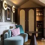 Sublime Hotel
